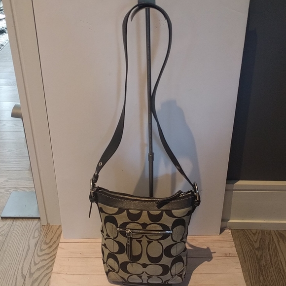 Coach Handbags - 🌸 Beautiful crossbody bag by Coach 🌸🍀